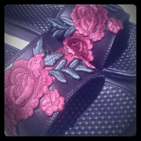 nike slides with roses